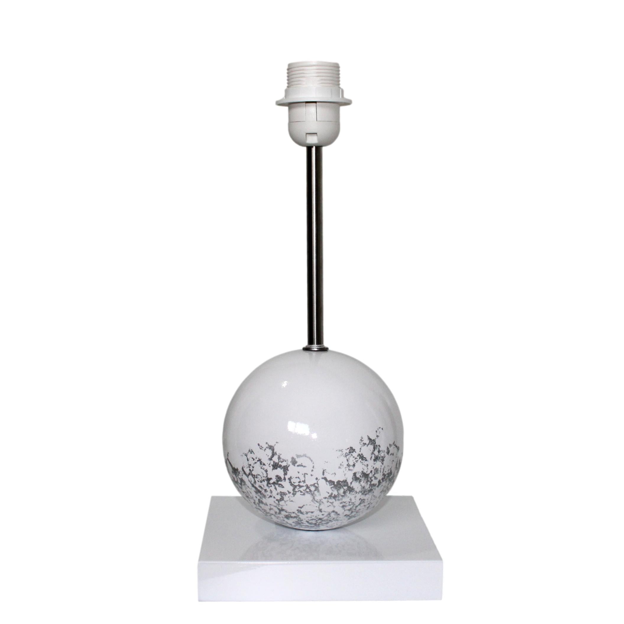 BASE CANDEEIRO BOLA PRATA/BRANCO 17X38CM