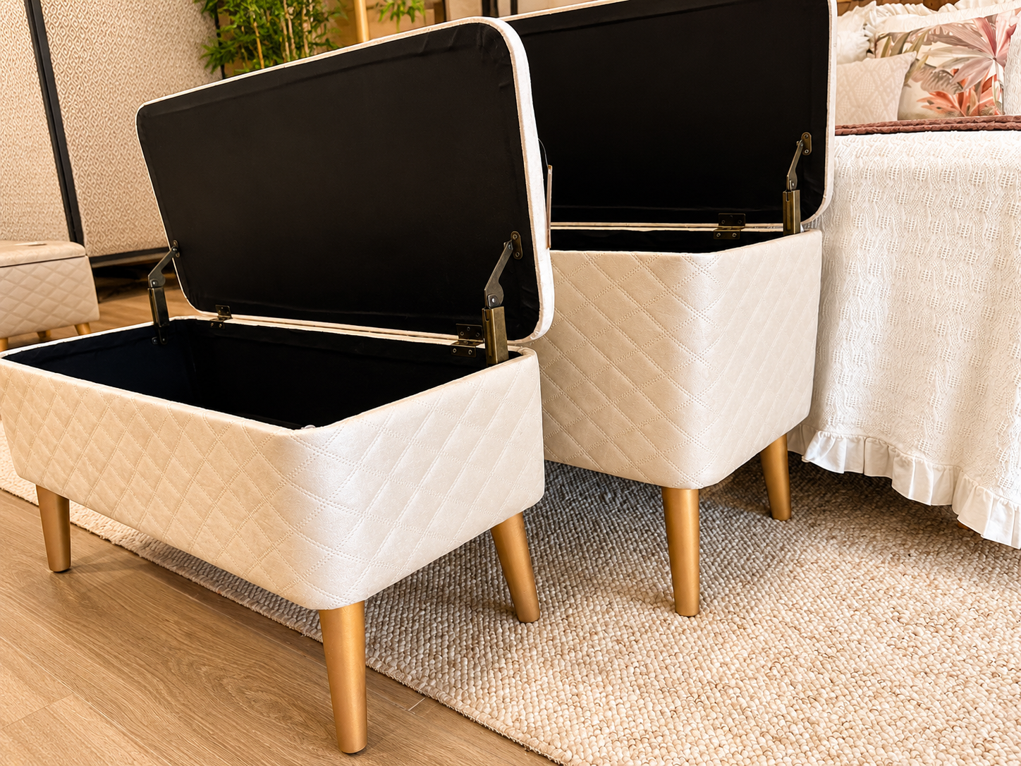 BANQUETA BEGE C/ ARRUMAÇÃO 100X40X48Cm